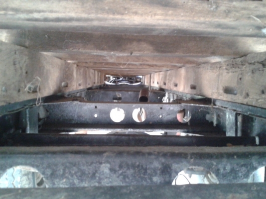 หกล้อ ISUZU ks130แรง เครืองดีมาก ยาว4.30เมตรสภาพพร้อมใช้ เอกสารทะเบียนลงเล่มแล้ว พร้อมโอน