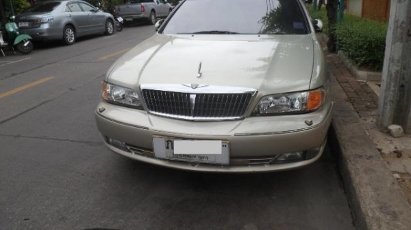 ขายNISSAN CEFIRO A32 ปี2001(ท้ายแยก)ขายถูกไม่มีที่จอด