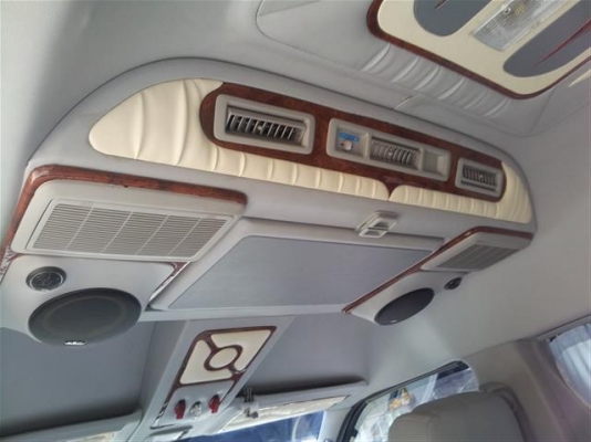 ลดราคาต้องการขายด่วนขายรถตู้พร้อมงานวิ่งรับส่งพนักงาน ลดราคาต้องการขายด่วนขายรถตู้พร้อมงานวิ่งรับส่งพนักงาน