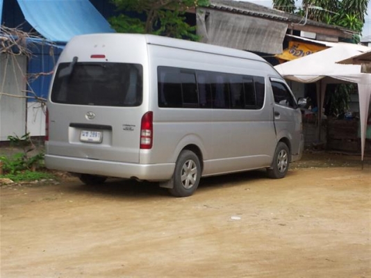 ลดราคาต้องการขายด่วนขายรถตู้พร้อมงานวิ่งรับส่งพนักงาน