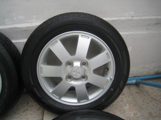 ขายล้อแม็ก Mitsubishi mirage ป้ายแดง 14"x4.5" et46 4รู100 +ยางปี13  สนใจติดต่อเล็กคลองสามครับ (081-3747940)