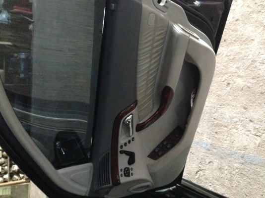 ขาย benz S 280 สีดำเงา FULL  OPTION เข้าศูนย์ตลอดมีบุคเซอวิส วิ่ง 170000  ขาย 1.49 ล้านบาทครับเจ้าของขายเองครับ ติด ทวัธ 089-8887488