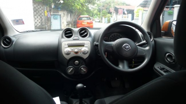 Nissan March 1.2  ปี'10 เดิมๆ ราคาไม่แพง