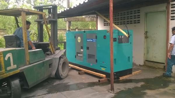 ขายส่งเครื่องปั่นไฟใหม่นำเข้า ASHITA-150 KVAมี2 เครื่องให้เลือกราคา375000บาท(0801153032)