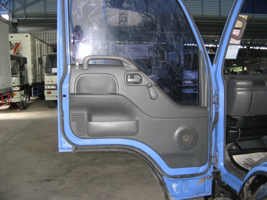 ขาย 6 ล้อ อีซูซุ NPR 130 แรง ยาว 5 ม.ปี 2005 สภาพสวยเดิมเครื่องดี พร้อมใช้งาน ชมก่อนได้ครับ สนใจติดต่อ 081-9425443