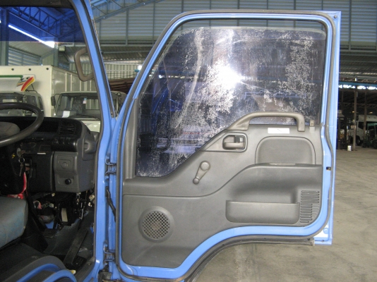 ขาย 6 ล้อ อีซูซุ NPR 130 แรง ยาว 5 ม.ปี 2005 สภาพสวยเดิมเครื่องดี พร้อมใช้งาน ชมก่อนได้ครับ สนใจติดต่อ 081-9425443