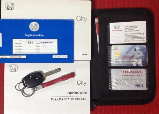 สภาพ 100\% CITY 1.5 V i-VTEC (ABS) a/t คุ้มกว่ารถใหม่