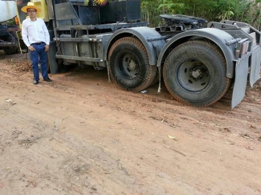 รถบรรทุก 10 ล้อหัวลาก  ยี่ห้อ ISUZU  240 แรงม้า