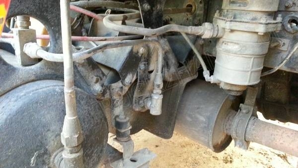 รถหัวลากบรรทุกของเหลว  ยี่ห้อ MITSUBISHI  190 แรงม้า