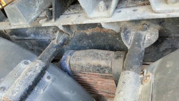 รถหัวลากบรรทุกของเหลว  ยี่ห้อ MITSUBISHI  190 แรงม้า