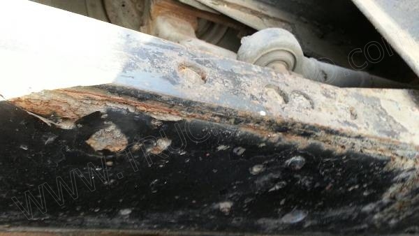 รถหัวลากบรรทุกของเหลว  ยี่ห้อ MITSUBISHI  190 แรงม้า