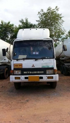 รถหัวลากบรรทุกของเหลว  ยี่ห้อ MITSUBISHI  190 แรงม้า