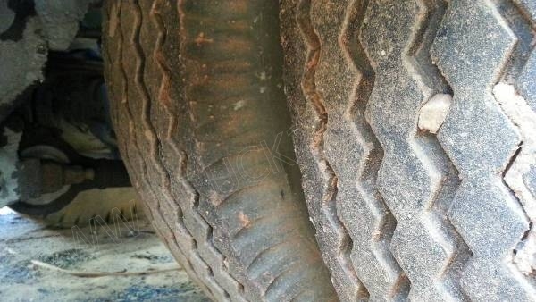 รถหัวลากบรรทุกของเหลว  ยี่ห้อ MITSUBISHI  190 แรงม้า