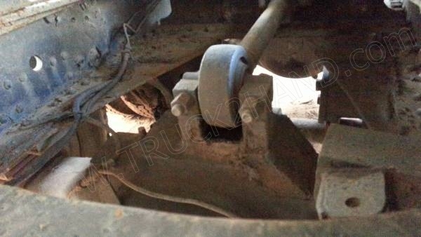 รถหัวลากบรรทุกของเหลว  ยี่ห้อ MITSUBISHI  190 แรงม้า