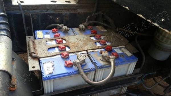 รถหัวลากบรรทุกของเหลว  ยี่ห้อ MITSUBISHI  190 แรงม้า