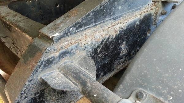 รถหัวลากบรรทุกของเหลว  ยี่ห้อ MITSUBISHI  190 แรงม้า