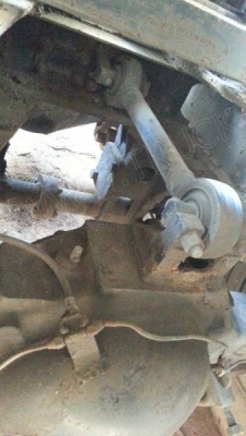 รถหัวลากบรรทุกของเหลว  ยี่ห้อ MITSUBISHI  190 แรงม้า