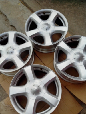 ขายด่วนล้อแม็กขอบ17 อีซุซุ หกรู ถอดป้ายแดง