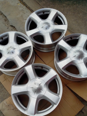 ขายด่วนล้อแม็กขอบ17 อีซุซุ หกรู ถอดป้ายแดง