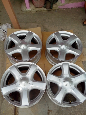 ขายด่วนล้อแม็กขอบ17 อีซุซุ หกรู ถอดป้ายแดง