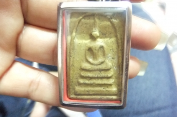 สมเด็จวัดระฆัง สภาพสวยๆ ไม่เคยใช้ เก่ามากๆ ติดต่อโดยตรง 089-562-1252