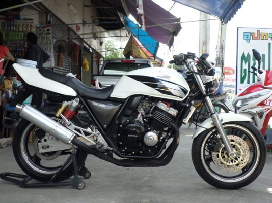 วุมินนบุรี//ขาย CB400sf สภาพสวยกริ๊บพร้อมใช้เครื่องดีมากๆระบบไฟออกทุกจุดอินวอยแท้ๆ