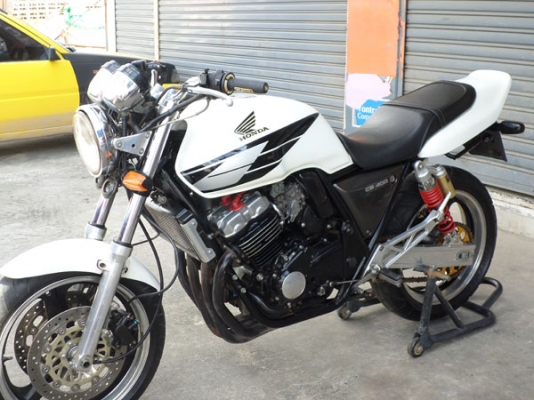 วุมินนบุรี//ขาย CB400sf สภาพสวยกริ๊บพร้อมใช้เครื่องดีมากๆระบบไฟออกทุกจุดอินวอยแท้ๆ