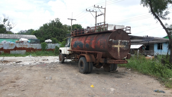 ลงใหม่ครับ(หลุดมัดจำ)6ล้อหัวยาวบรรทุกน้ำ อุปกรญ์ดุดจ่ายอยู่ครบ