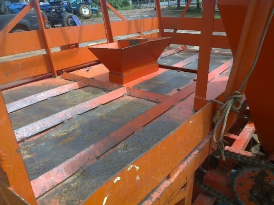 เครื่องปลูกอ้อยร่องคู่กลกิจบ้านโป่ง