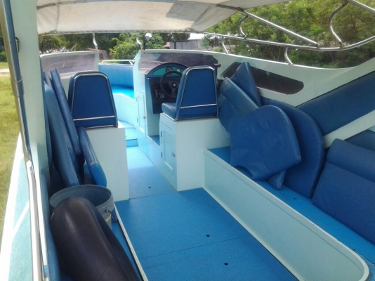 ขายเรือเร็ว 27 ฟุต เครื่องยามาฮ่า 200 แรง  พร้อมใช้งาน พิเศษลด เหลือ 265000 บาทแล้ว