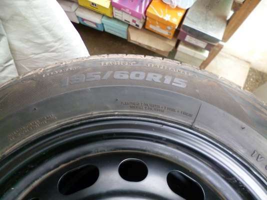 ขายล้อ 15 นิ้ว พร้อมยาง 195/60/15 ใ่ส่ 4 รู 100 ขายล้อ 15 นิ้ว พร้อมยาง 195/60/15 ใ่ส่ 4 รู 100