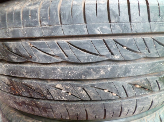 ขายล้อ 15 นิ้ว พร้อมยาง 195/60/15 ใ่ส่ 4 รู 100 ขายล้อ 15 นิ้ว พร้อมยาง 195/60/15 ใ่ส่ 4 รู 100