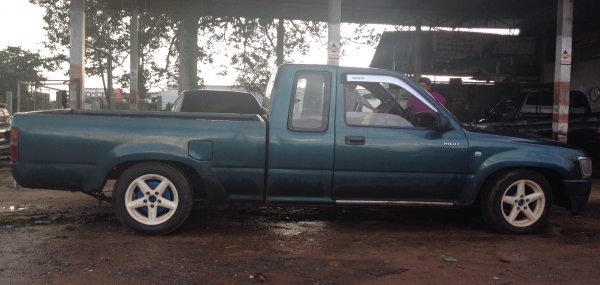 TOYOTA HILUX MIGHTY-X EXTRACAB 2.5 MT ปี 37 โปร่งหลัง เครื่องแน่นแรงดี ภายในเก๋งคอนโซลสวยครบ พวงมาลัยเพาเวอร์ ช่วงล่างแน่นดี ล้อแม็กลายสวย ยางสภาพดี 4 เส้นประมาณ 70\% พร้อมใช้งาน เอกสารทะเบียนครบพร้อมโอน ราคาต่อรองได้ครับ