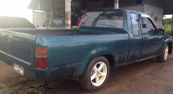 TOYOTA HILUX MIGHTY-X EXTRACAB 2.5 MT ปี 37 โปร่งหลัง เครื่องแน่นแรงดี ภายในเก๋งคอนโซลสวยครบ พวงมาลัยเพาเวอร์ ช่วงล่างแน่นดี ล้อแม็กลายสวย ยางสภาพดี 4 เส้นประมาณ 70\% พร้อมใช้งาน เอกสารทะเบียนครบพร้อมโอน ราคาต่อรองได้ครับ