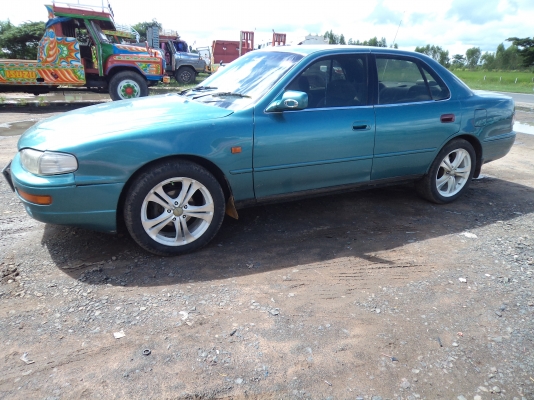 ขายรถเก๋งโตโยต้าแคมรี่ ปี37 ติดแก๊สLPG  สภาพสวยราคาถูกๆพร้อมใช้