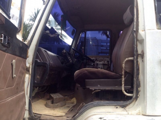 รถอีซูซุ 10 ล้อดั้ม FXZ 240 แรงม้า  ( หัวขาว ) สนใจติดต่อ 081 - 6079515