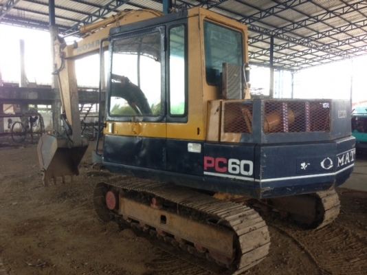 ขายรถแบคโฮ Pc60-5 รถพร้อมใช้ 6,000 ชั่วโมง รถยนตการ ช่วงล่างเต็ม ราคาต่อรองได้