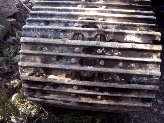 รถแบคโฮ KOMATSU  200 - 6  สนใจติดต่อ 081 - 6079515