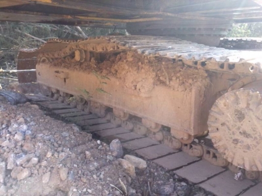 รถแบคโฮ KOMATSU  200 - 6  สนใจติดต่อ 081 - 6079515