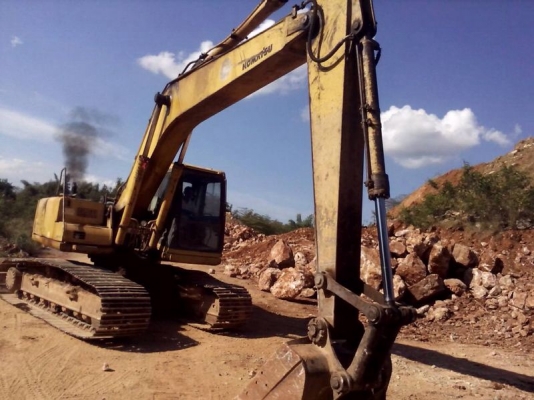 รถแบคโฮ KOMATSU  200 - 6  สนใจติดต่อ 081 - 6079515