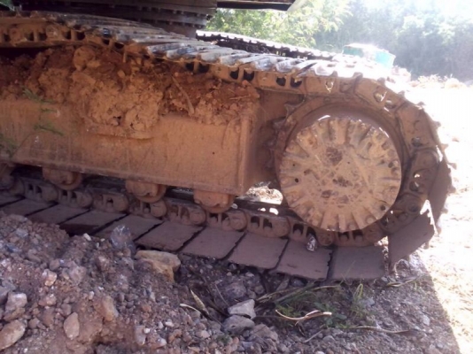 รถแบคโฮ KOMATSU  200 - 6  สนใจติดต่อ 081 - 6079515