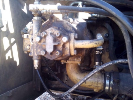 รถแบคโฮ KOMATSU  200 - 6  สนใจติดต่อ 081 - 6079515