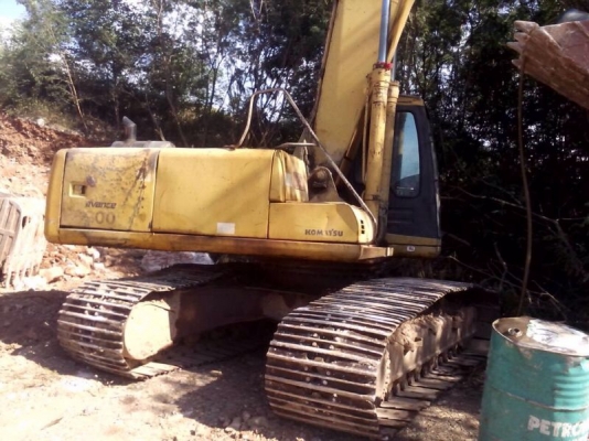 รถแบคโฮ KOMATSU  200 - 6  สนใจติดต่อ 081 - 6079515