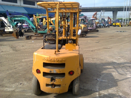 ขายด่วนรถโฟอร์คลิฟต์ยก2ตัน KOMATSUรุ่น5ยกสูง3เมตร เครื่องเบนซิน ราคาถูก