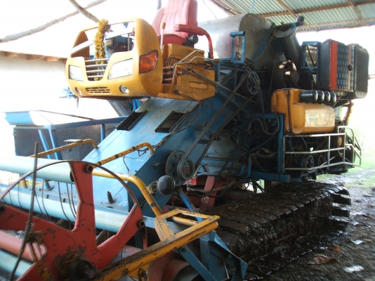 รถเกี่ยวข้าวศักดิ์พัฒนา