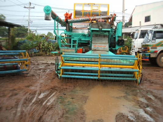 รถเกี่่ยวข้างไทยเจริญ รถเกี่่ยวข้างไทยเจริญ