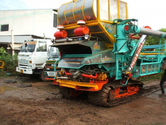 รถเกี่่ยวข้างไทยเจริญ รถเกี่่ยวข้างไทยเจริญ