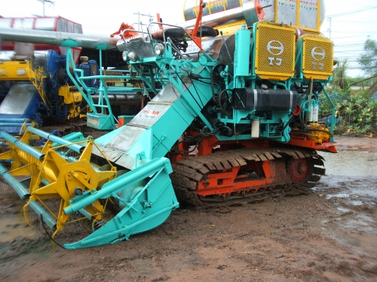 รถเกี่่ยวข้างไทยเจริญ