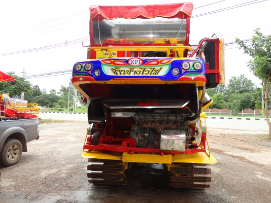 ขายรถเกี่ยวนวดข้าวเกษตรพัฒนารุ่นจ้าวช้างไวไฟ