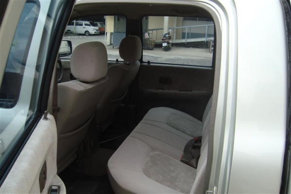 ขายรถกระบะTOYOTA SPORT CRUISER 4ประตูถูกๆ ด่วน